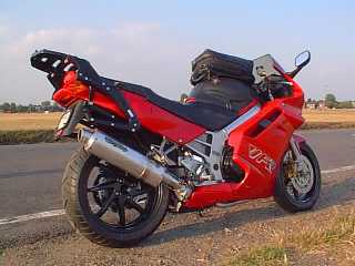 The original VSource.org VFR750FL (in high-speed Euro-tour mode)
